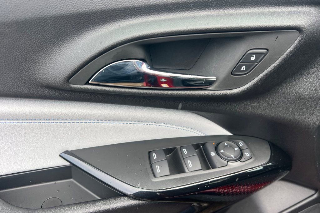 New 2026 Chevrolet Trax LT w/ Sunroof Package image 8
