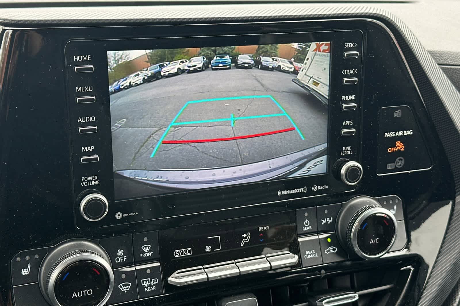 Used 2022 Toyota Highlander XSE AWD/4WD image 22