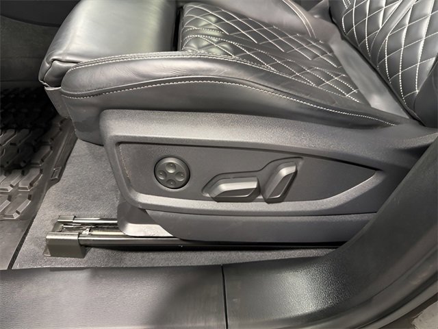Used 2023 Audi SQ5 Prestige w/ Prestige Package image 12