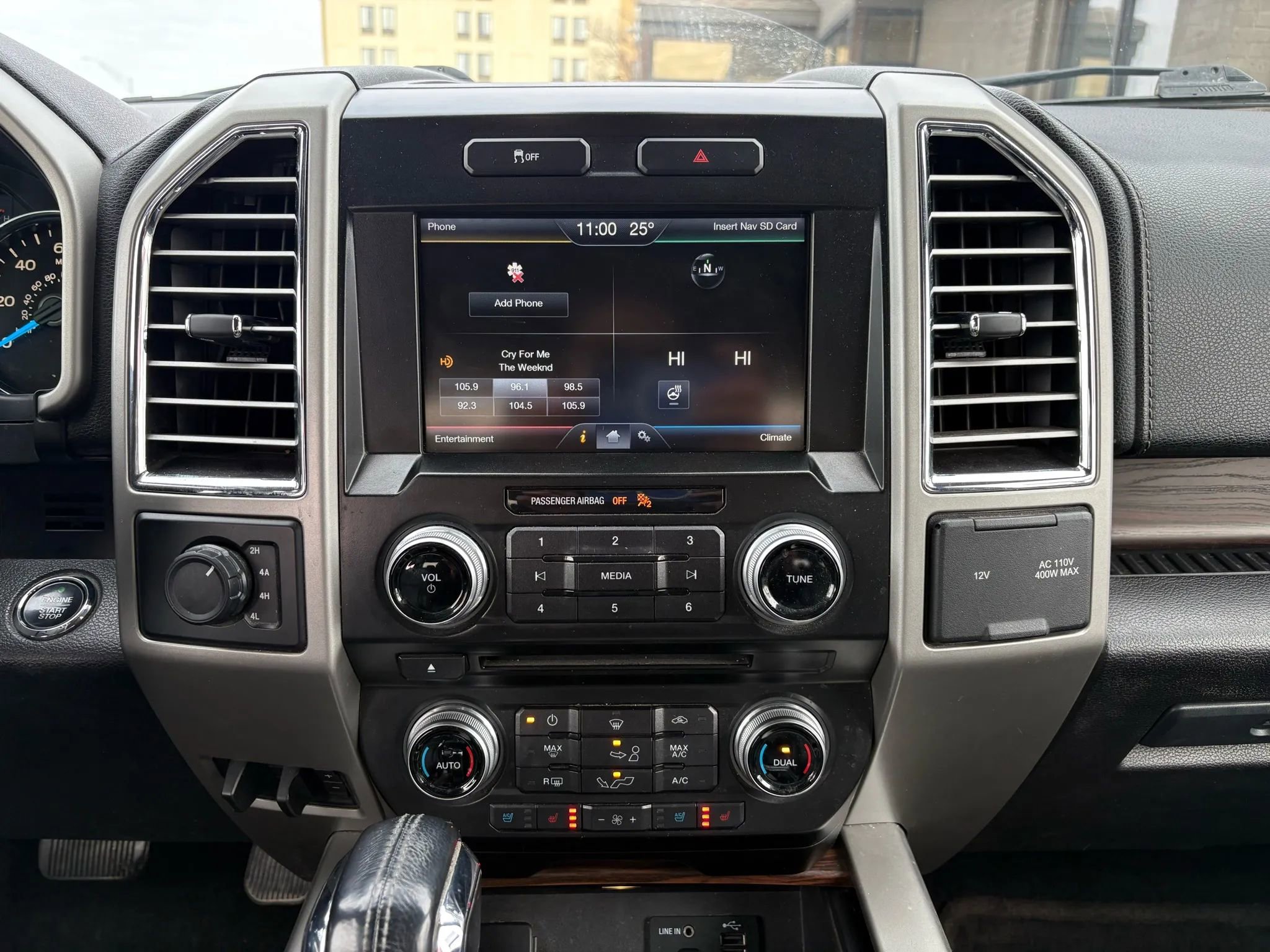 Used 2015 Ford F150 Lariat w/ Equipment Group 502A Luxury image 11