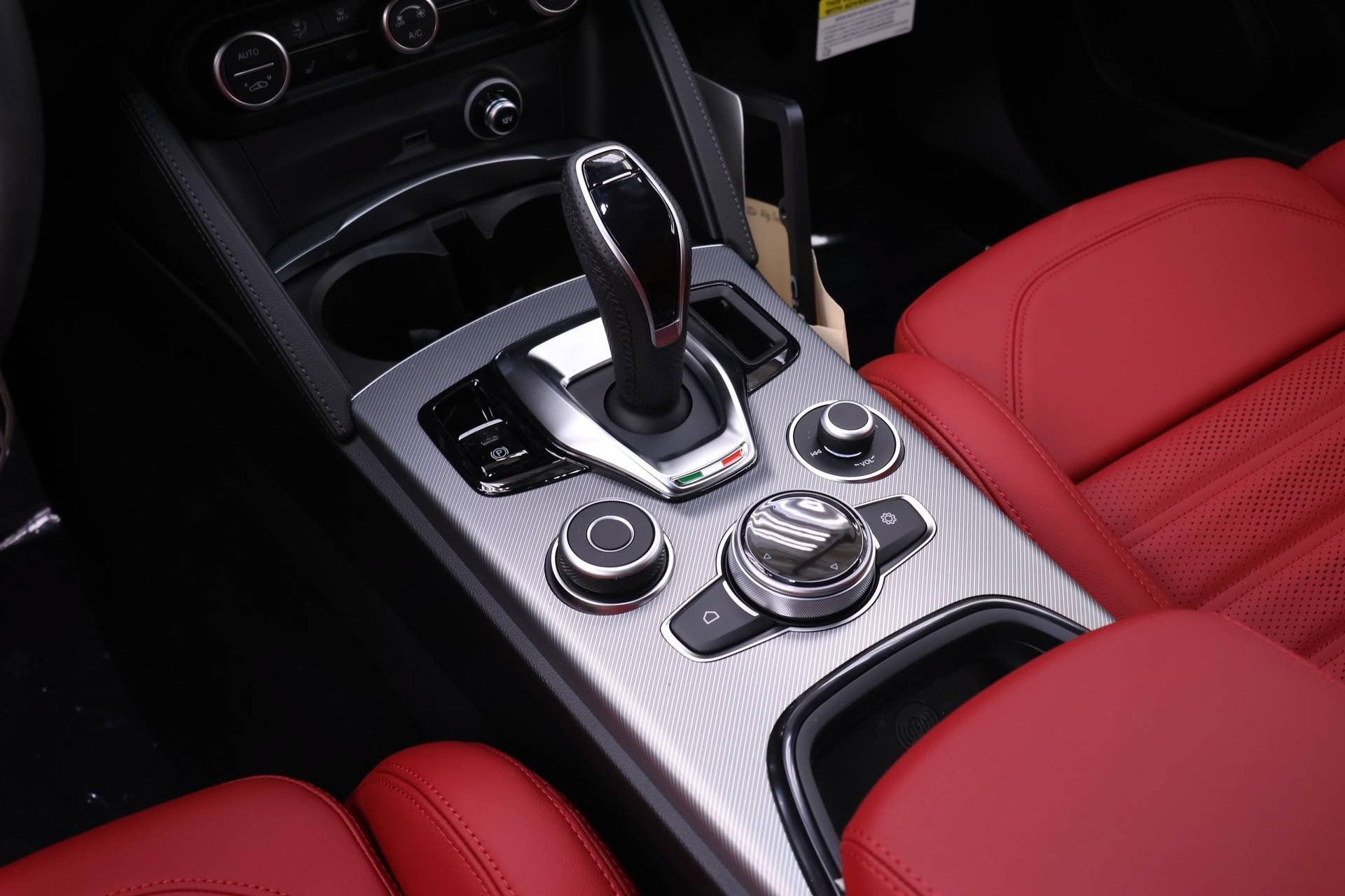 New 2026 Alfa Romeo Stelvio Sprint AWD/4WD image 14