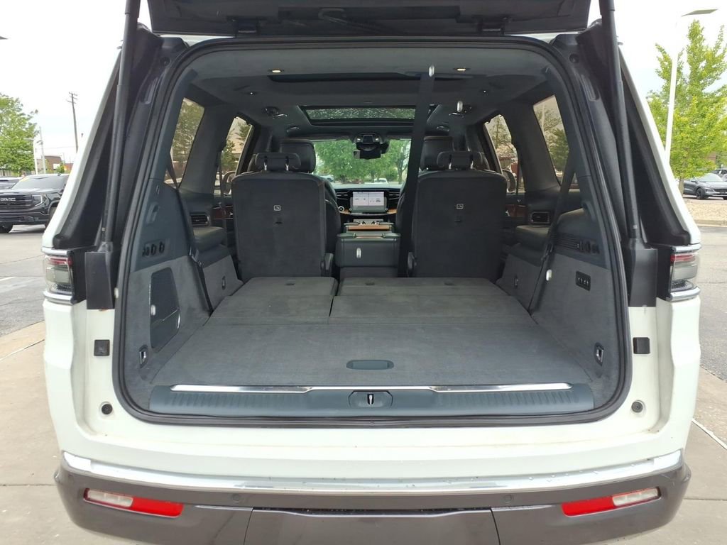 Used 2022 Jeep Grand Wagoneer Series II w/ Premium Group II AWD/4WD image 9