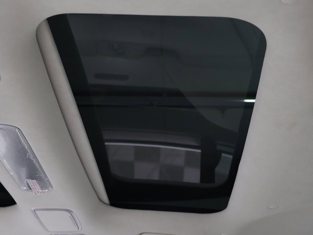 Used 2025 Genesis G90 3.5T image 29