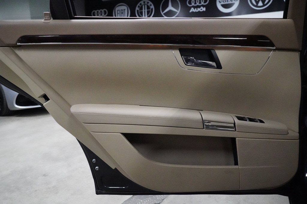 Used 2013 Mercedes-Benz S 550 4MATIC image 19