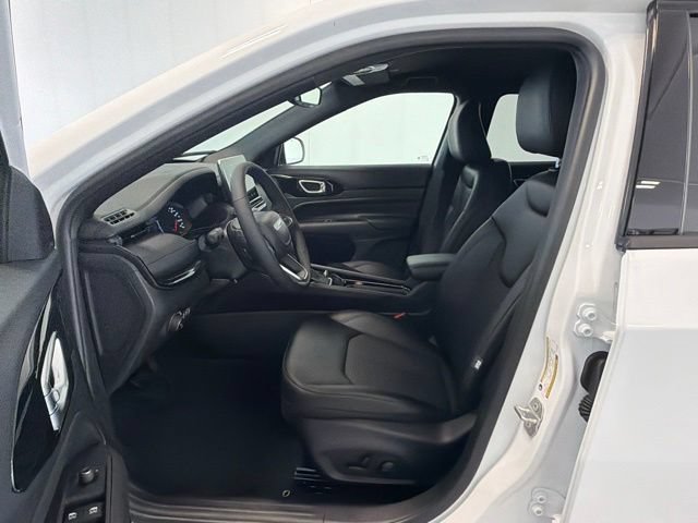 New 2026 Jeep Compass Latitude AWD/4WD image 12