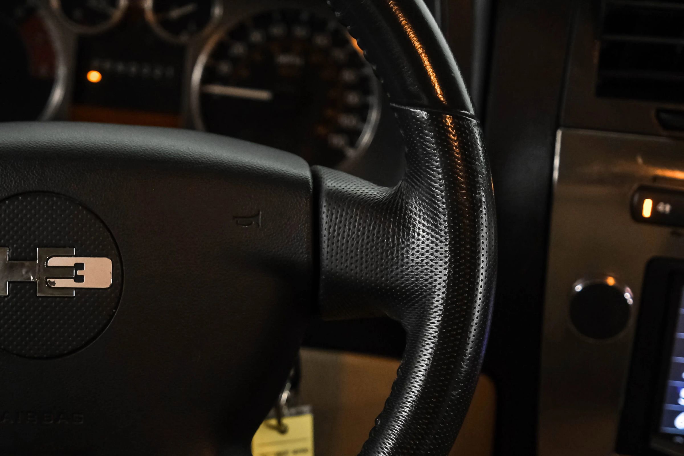 Used 2010 HUMMER H3 Luxury w/ Appearance Package AWD/4WD image 16