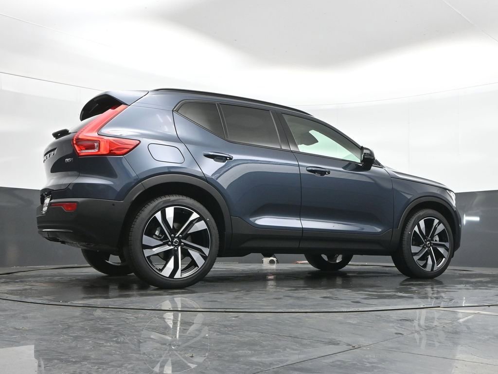 New 2026 Volvo XC40 B5 Ultra w/ Climate Package image 34