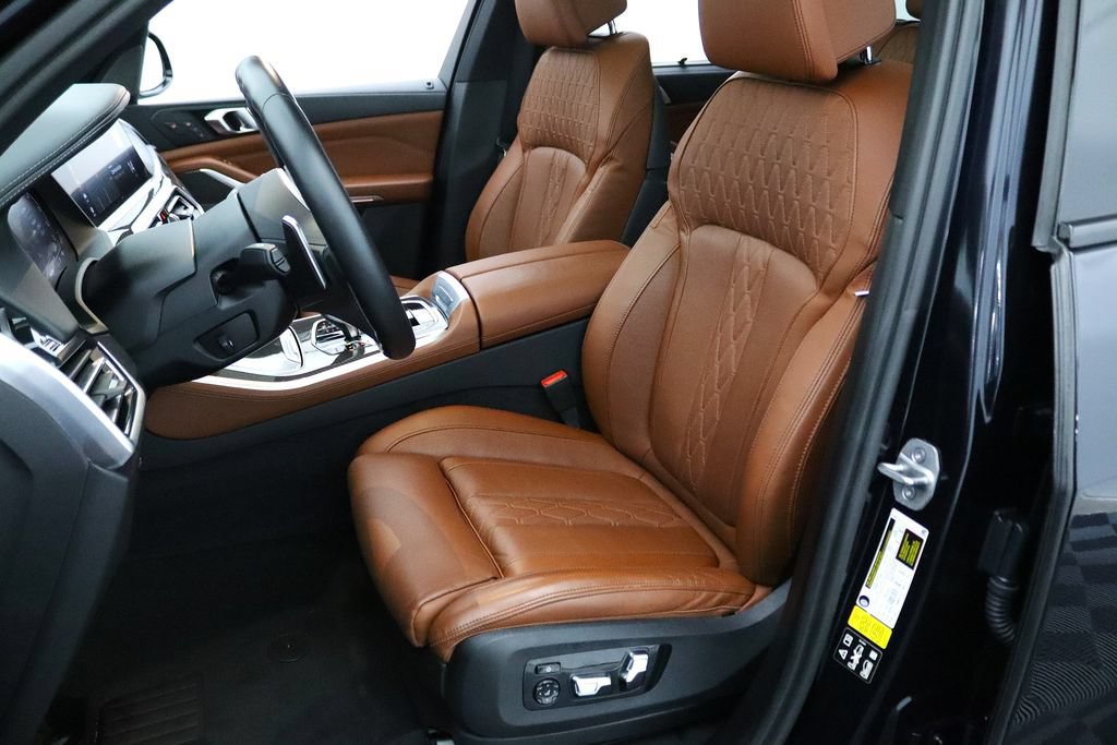 Used 2023 BMW X5 M50i w/ Executive Package AWD/4WD image 2