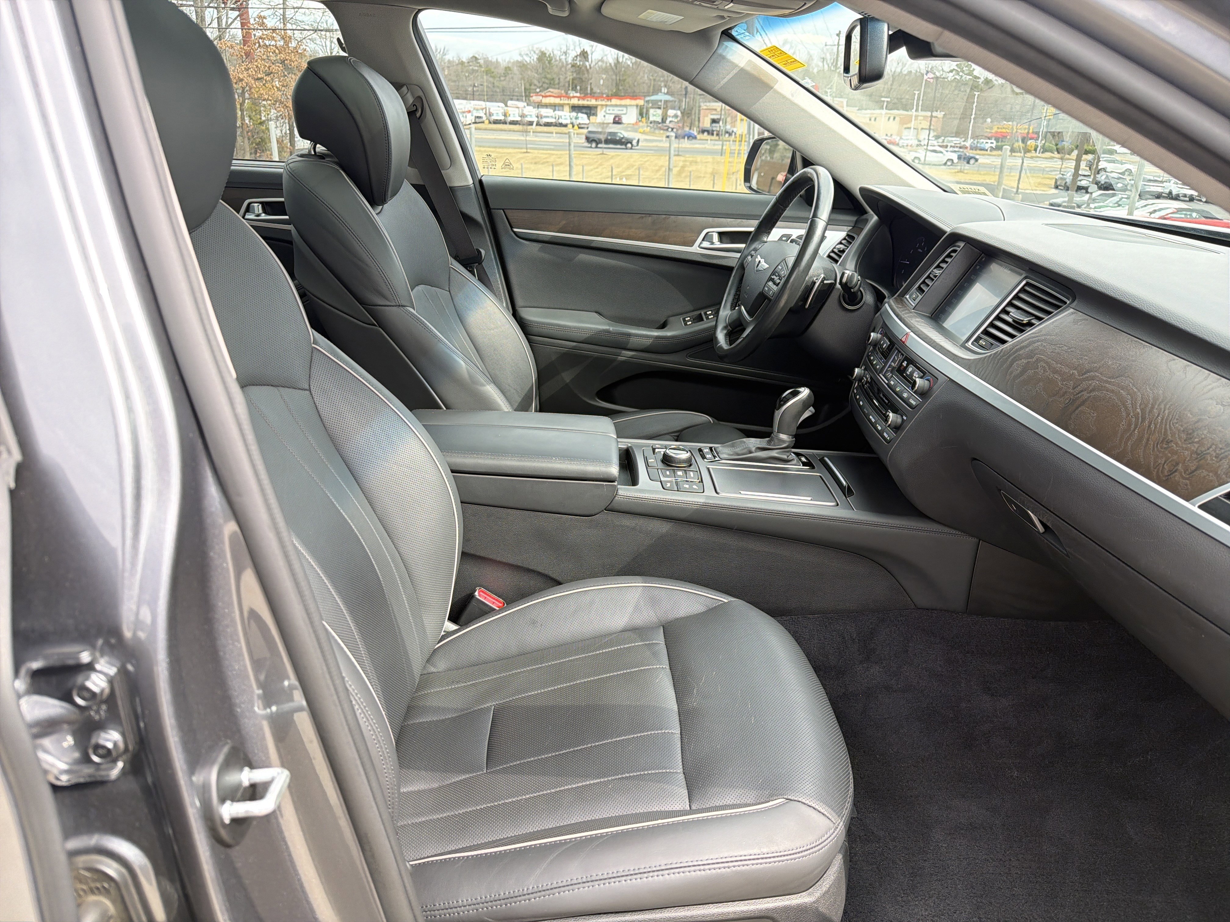 Used 2015 Hyundai Genesis 3.8 w/ Option Group 04 image 33