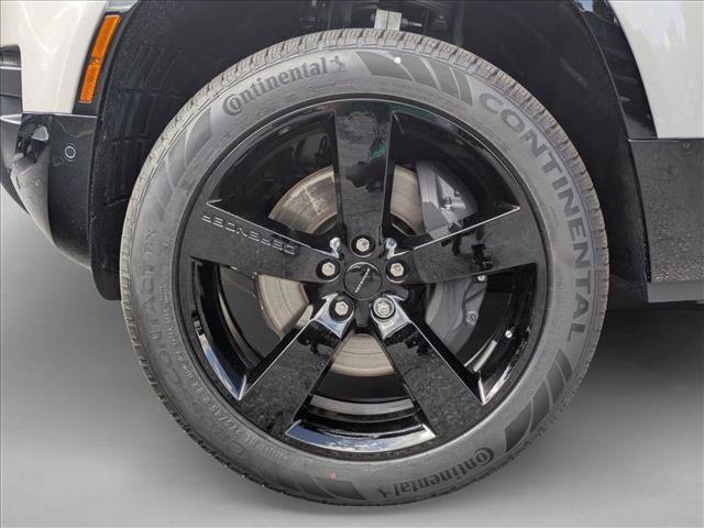 New 2026 Land Rover Defender 110 X-Dynamic SE AWD/4WD image 10