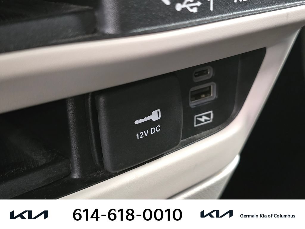 Used 2022 Chrysler Pacifica Touring-L FWD image 30