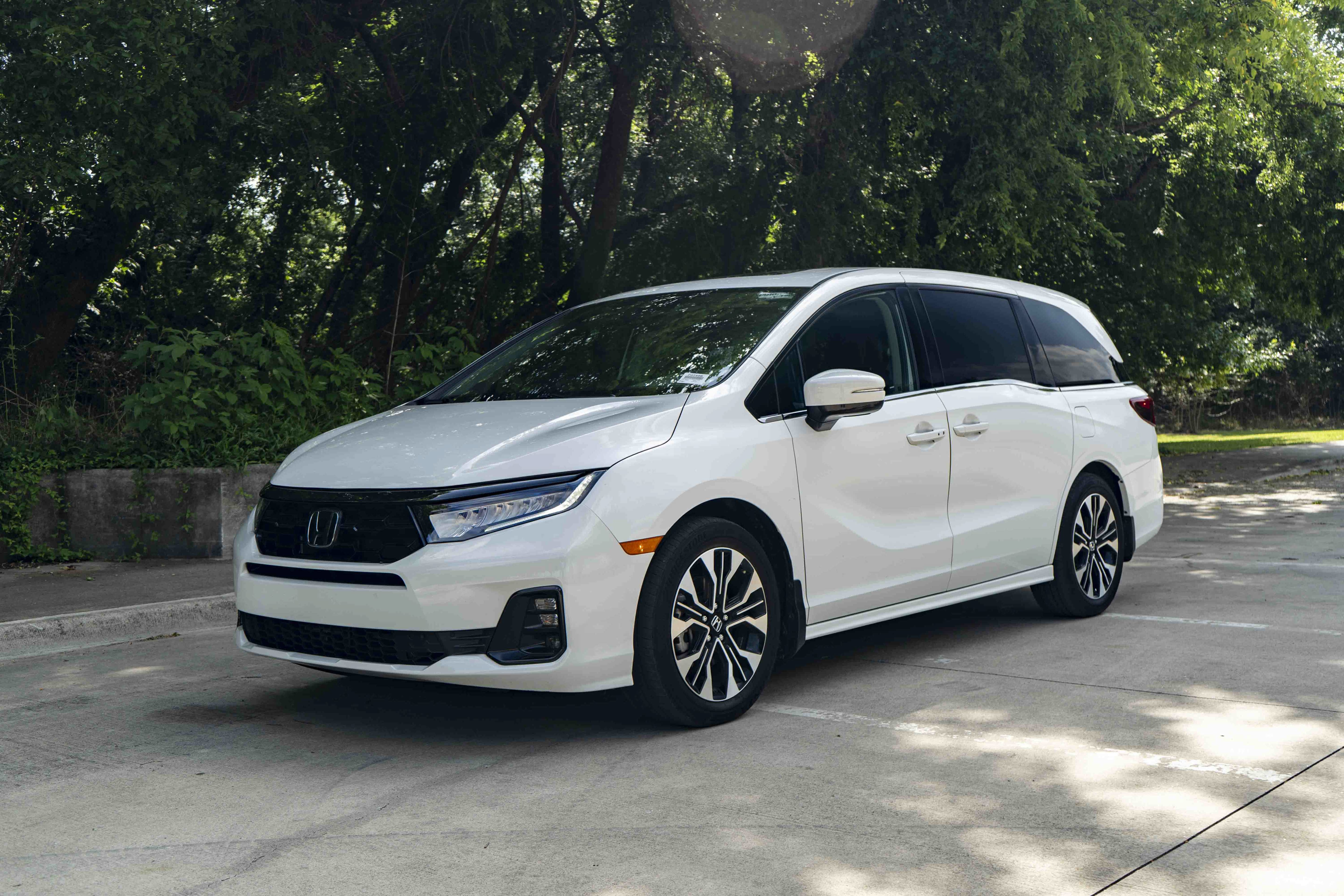 Certified 2025 Honda Odyssey Elite image 5