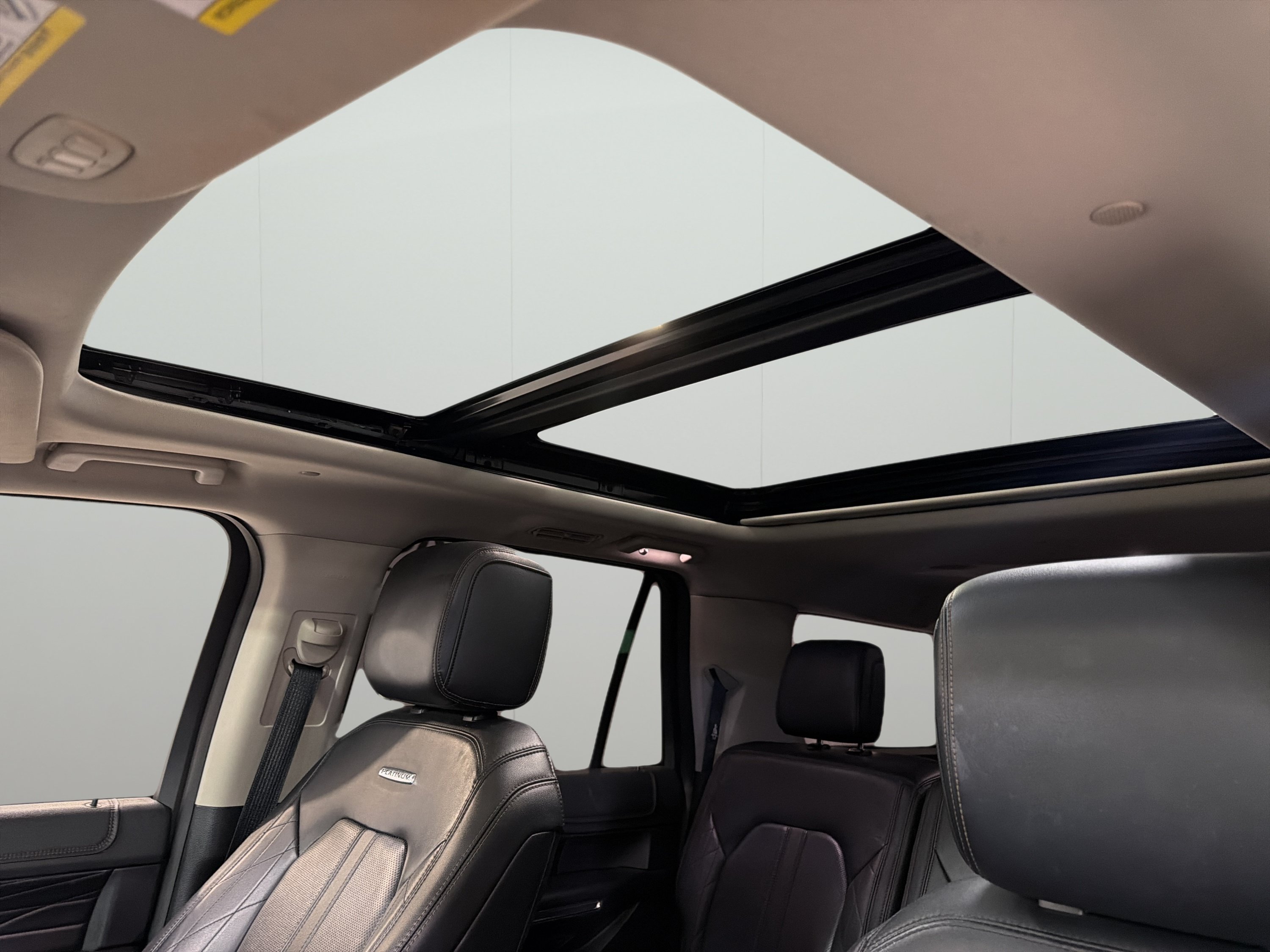 Used 2018 Ford Expedition Max Platinum RWD image 16
