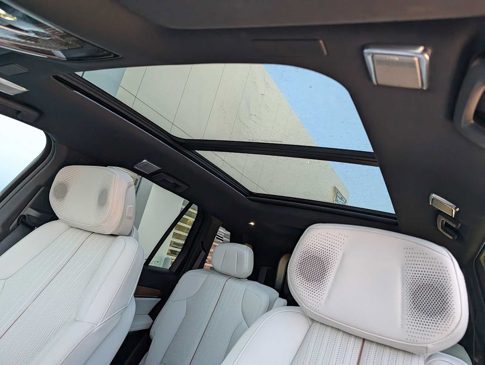 Used 2026 Cadillac Vistiq Sport w/ LPO, Floor Liner Package AWD/4WD image 19