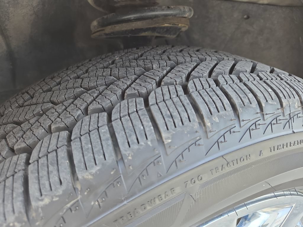 Used 2014 Buick Enclave Leather FWD image 11