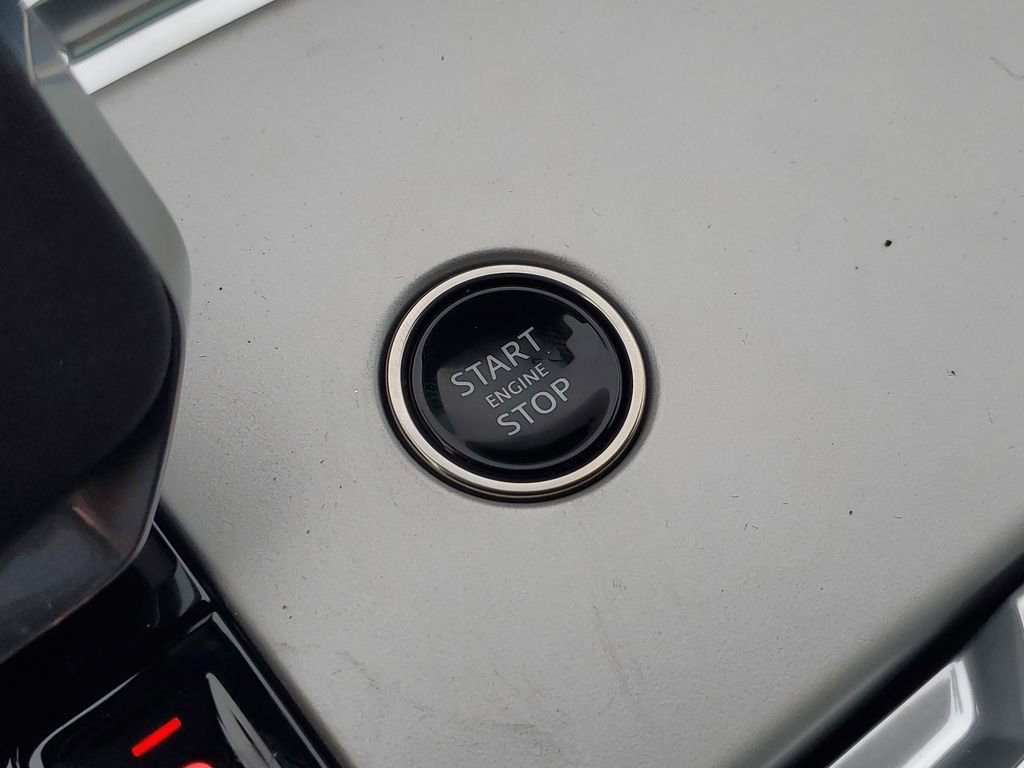 New 2026 Land Rover Range Rover SE image 18