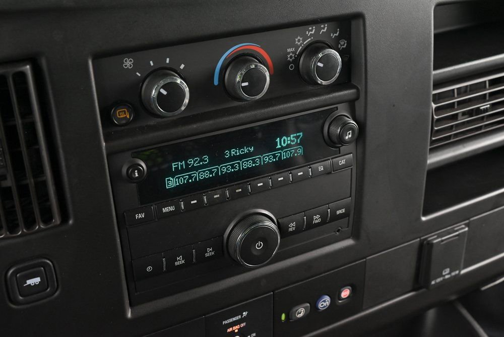 Used 2022 GMC Savana 3500 Extended w/ Driver Convenience Package image 24