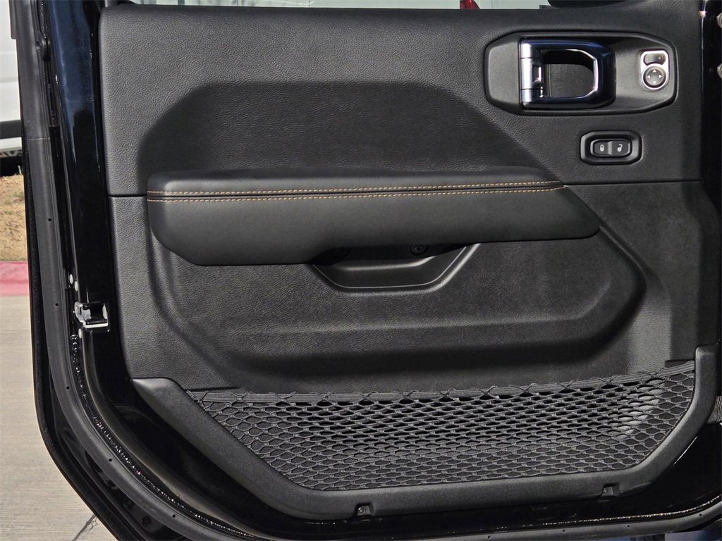 New 2025 Jeep Gladiator Sport image 16