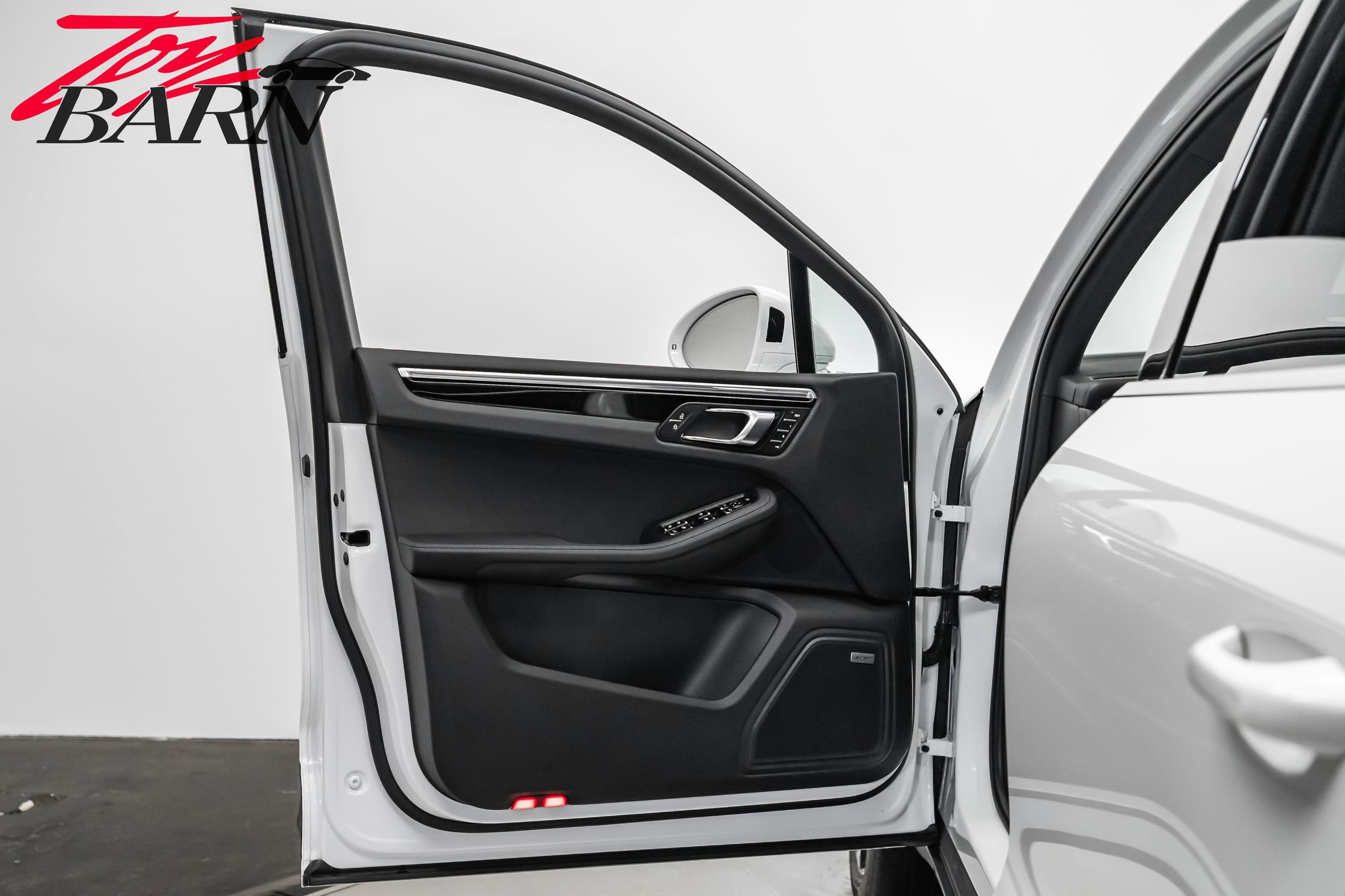 Used 2022 Porsche Macan S image 18