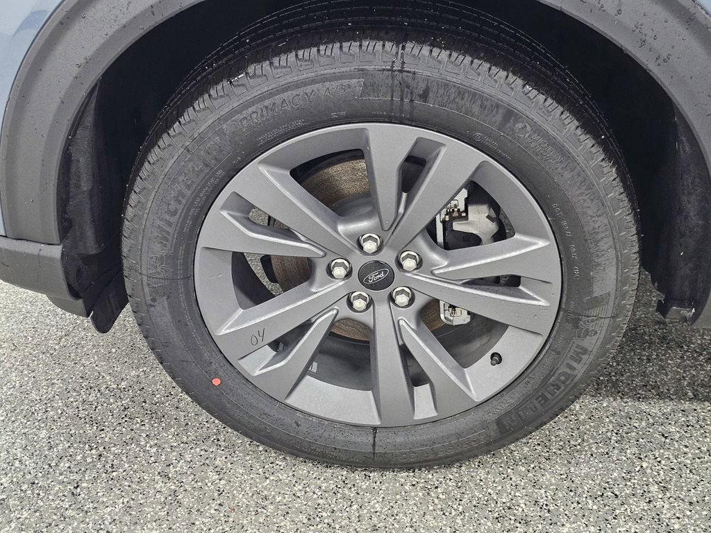 New 2026 Ford Explorer Active w/ Active Comfort Package AWD/4WD image 8