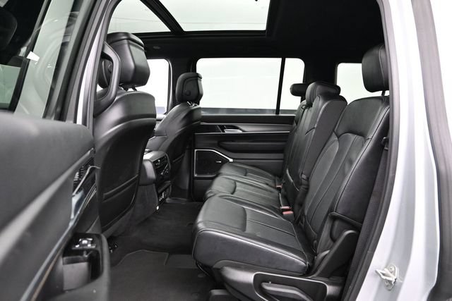 Certified 2024 Jeep Wagoneer Series II AWD/4WD image 23
