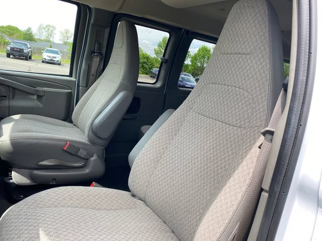 Used 2025 GMC Savana 3500 LT w/ LT Preferred Equipment Group RWD image 13