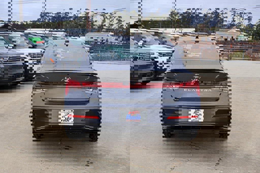 New 2026 Hyundai Elantra SEL Sport Premium image 23