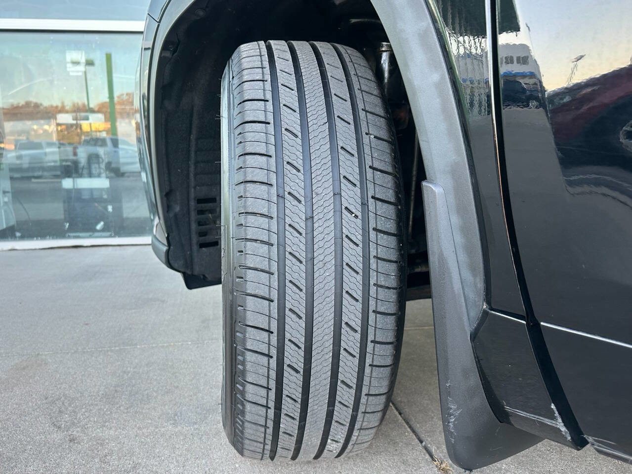 Used 2020 Toyota Highlander LE image 48