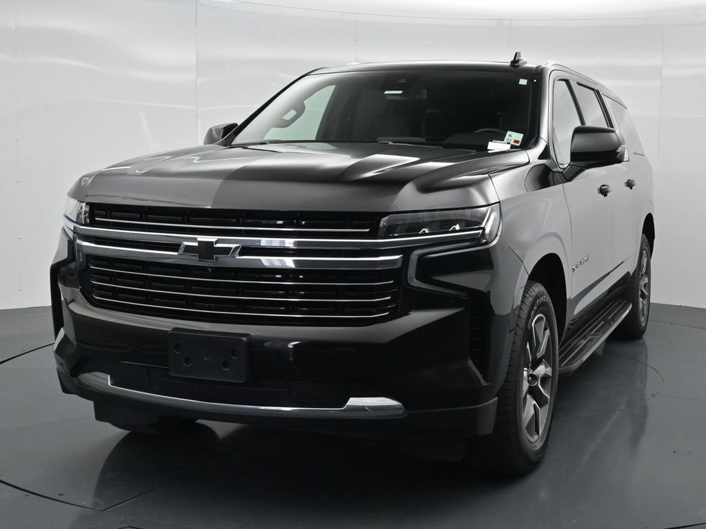 Used 2024 Chevrolet Suburban LT w/ LT Signature Plus Package RWD image 2