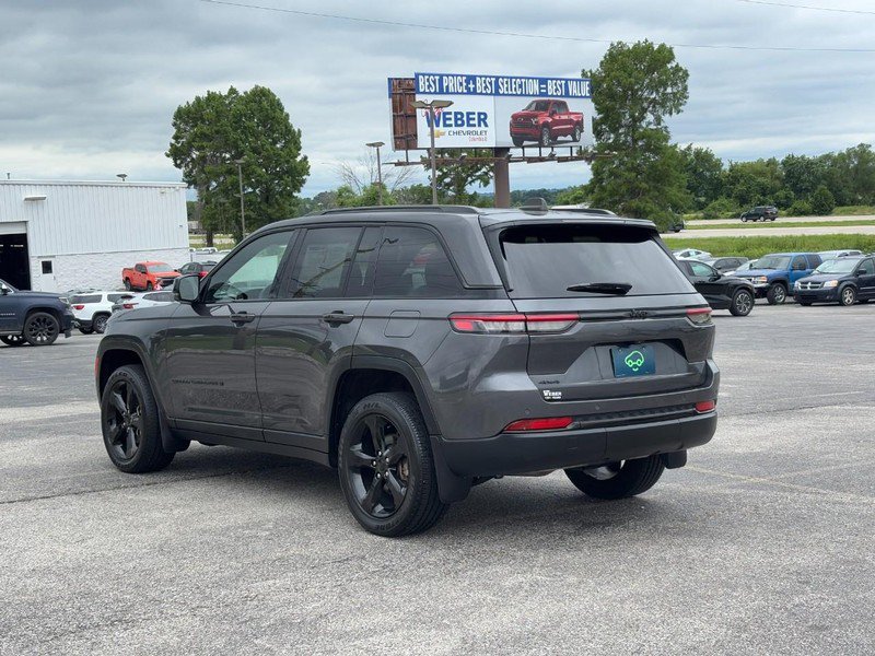 Used 2023 Jeep Grand Cherokee Altitude AWD/4WD image 3