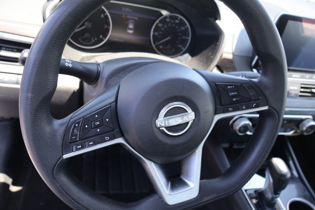 Used 2024 Nissan Altima 2.5 SV FWD image 6