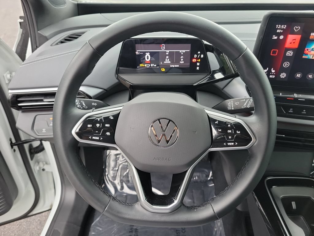 Certified 2024 Volkswagen ID.4 2WD image 23