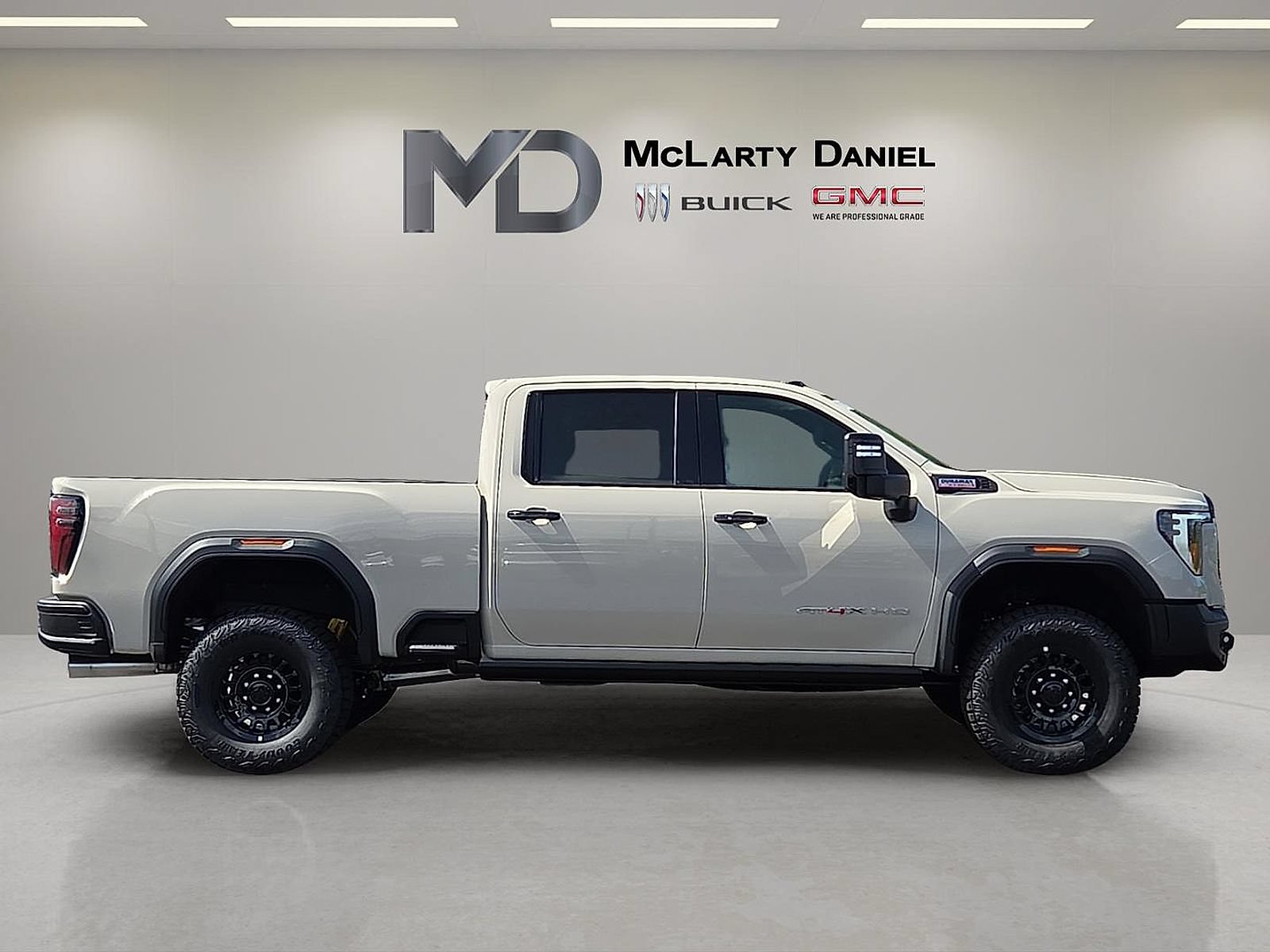 New 2026 GMC Sierra 2500 AT4X w/ AT4X AEV Edition AWD/4WD image 6