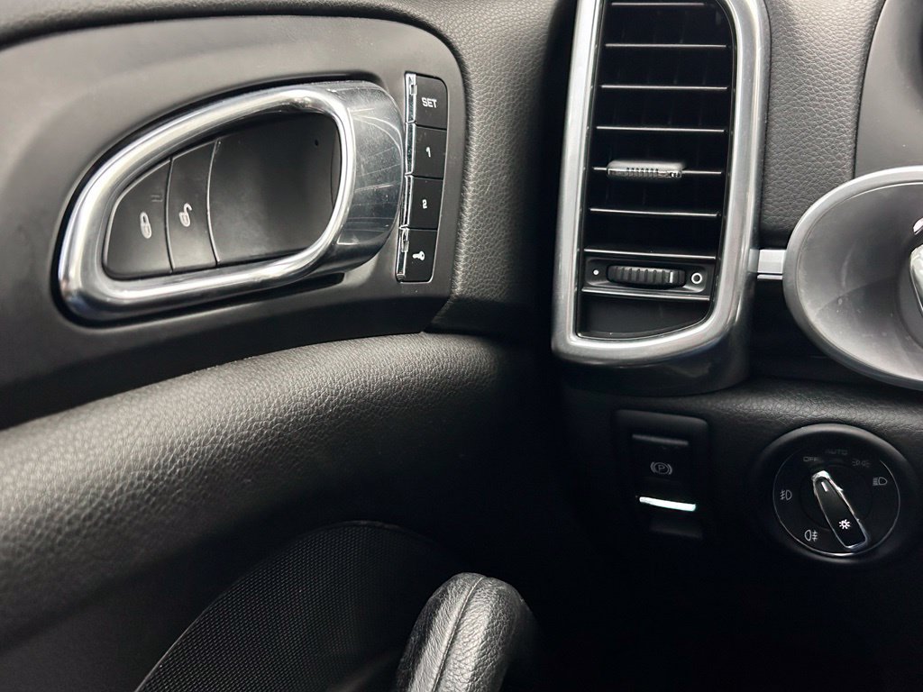 Used 2018 Porsche Cayenne Platinum Edition AWD/4WD image 19