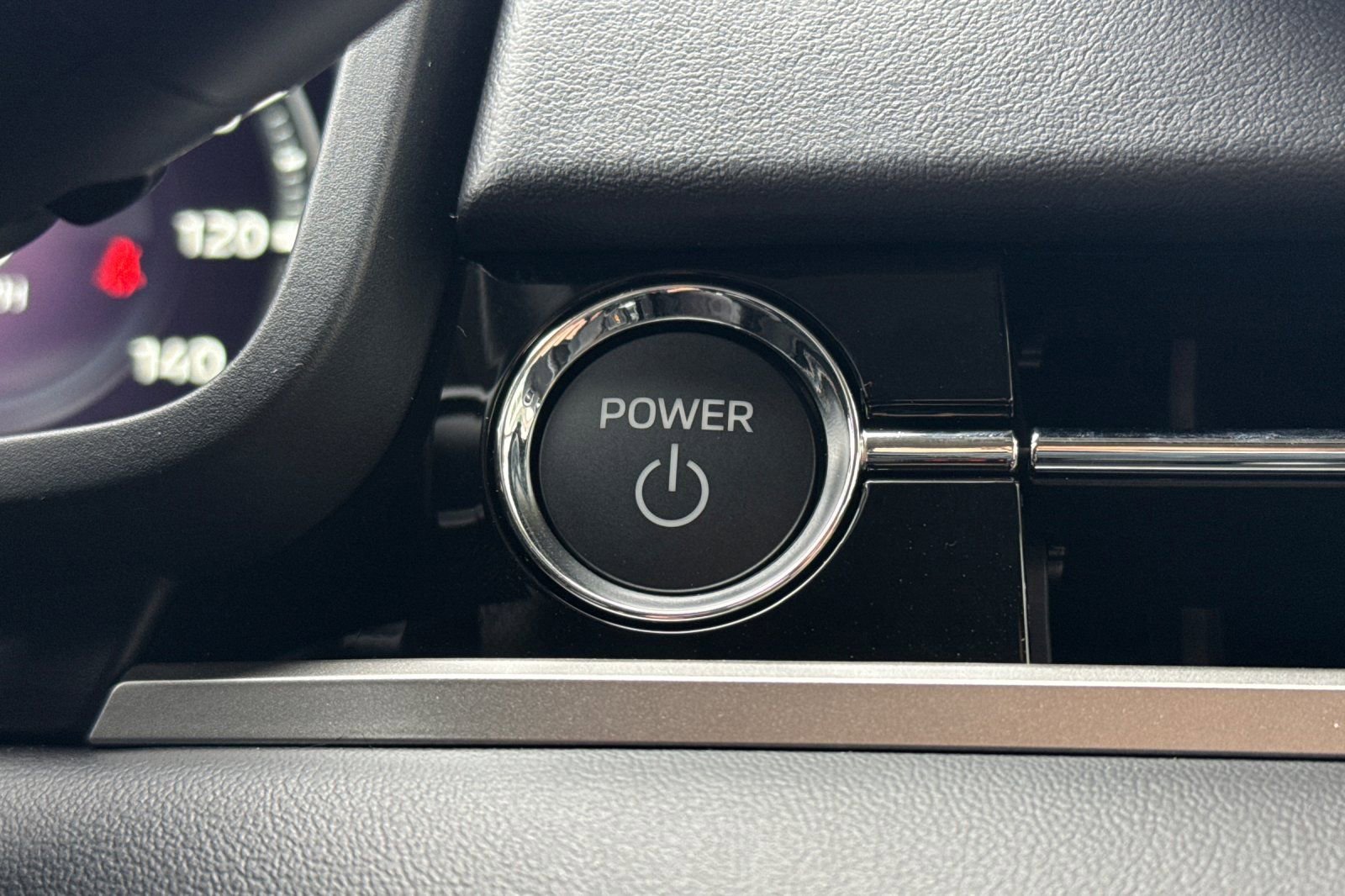 New 2025 Mitsubishi Outlander SE image 21