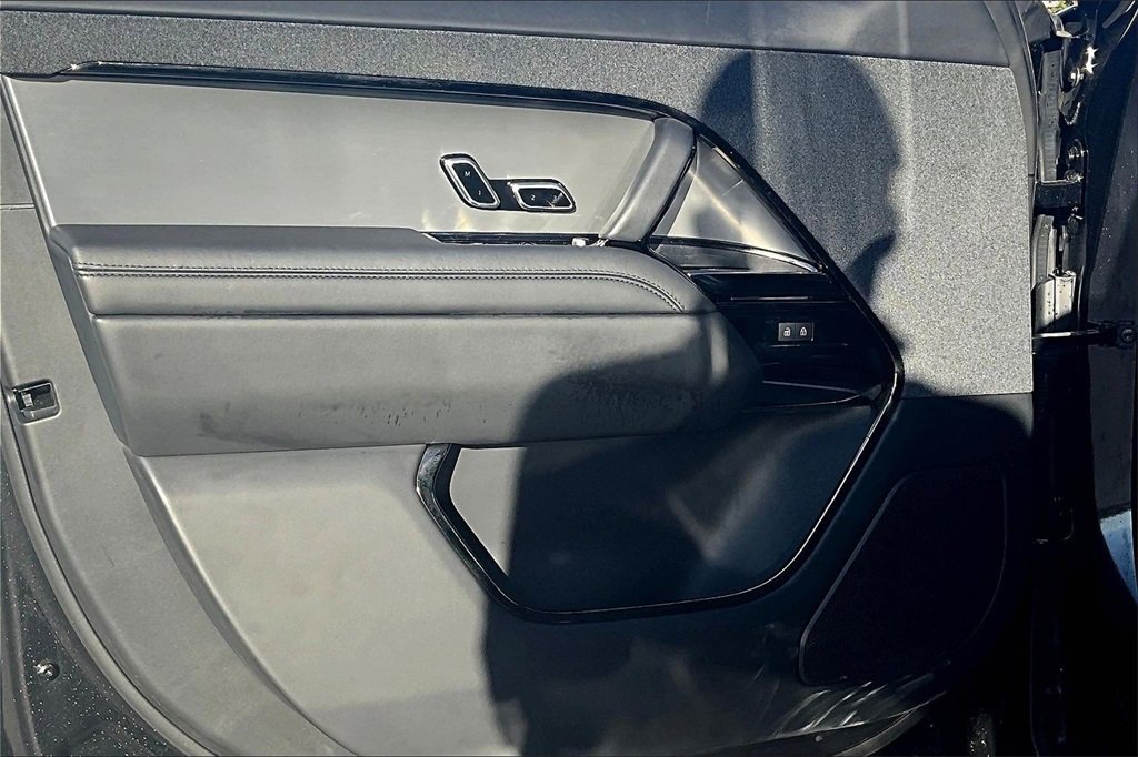 Used 2024 Land Rover Range Rover Sport SE image 18