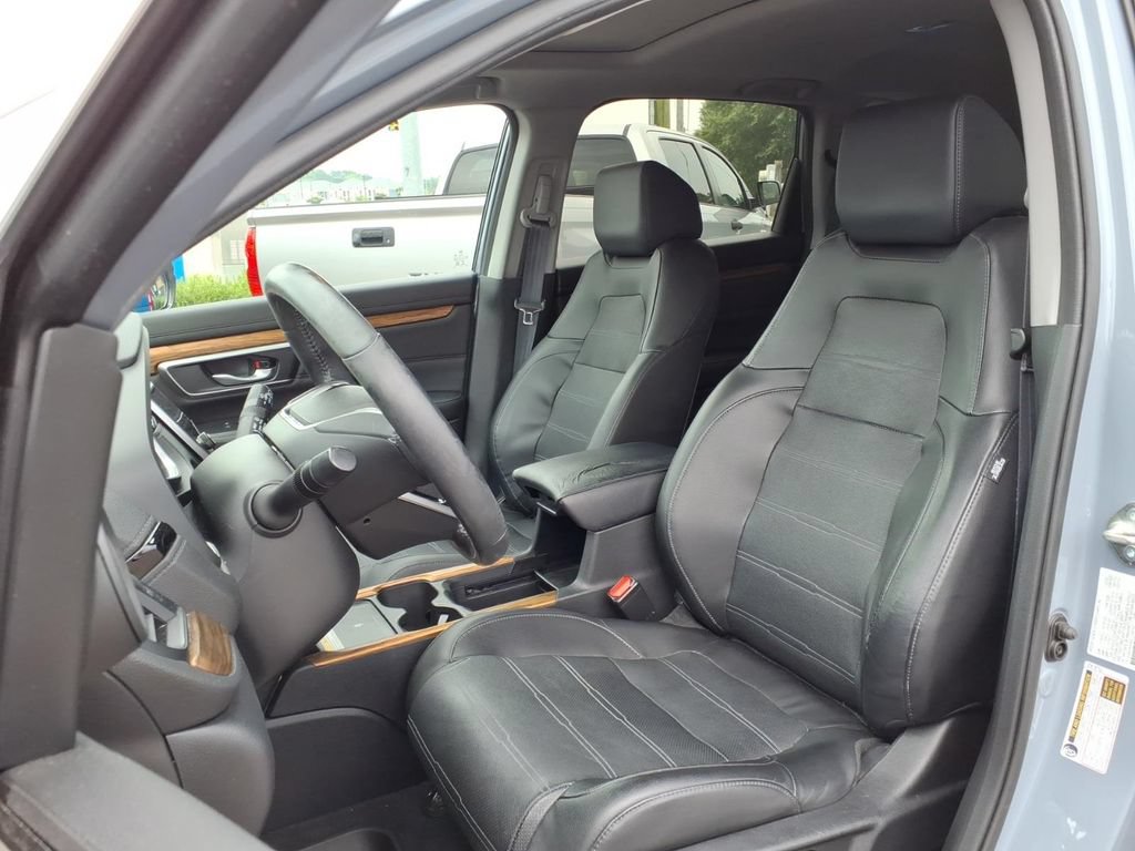 Used 2020 Honda CR-V Touring image 2