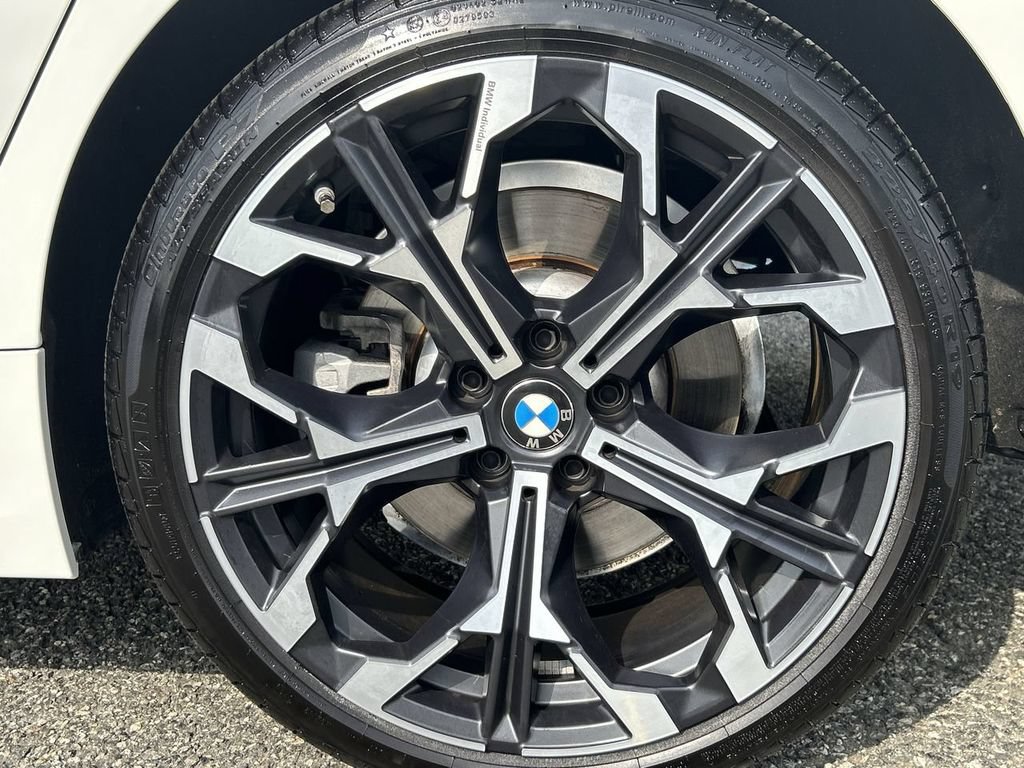 Used 2025 BMW 330i xDrive Sedan w/ M Sport Package AWD/4WD image 11
