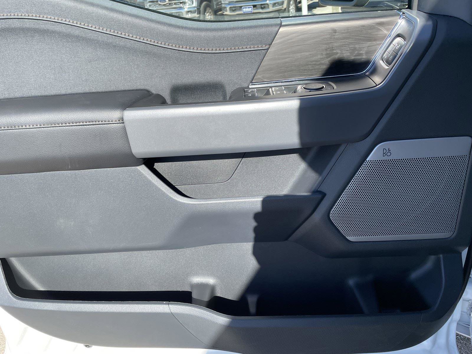 New 2025 Ford F150 Lariat w/ Equipment Group 502A High image 24