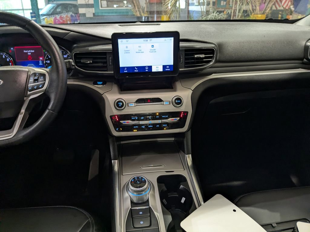 Used 2023 Ford Explorer XLT w/ Equipment Group 202A AWD/4WD image 13