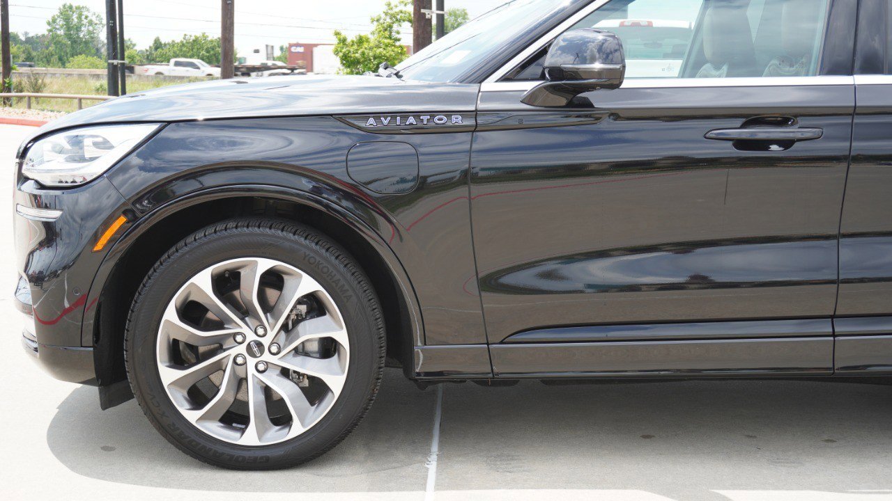 Used 2021 Lincoln Aviator Grand Touring w/ Equipment Group 302A AWD/4WD image 10