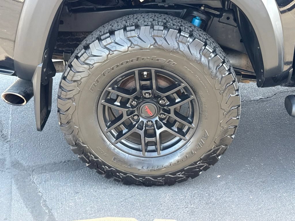 Certified 2019 Toyota Tacoma TRD Off-Road AWD/4WD image 13