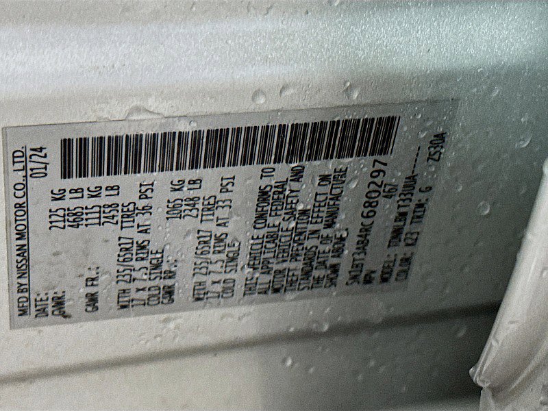 Used 2024 Nissan Rogue S image 29