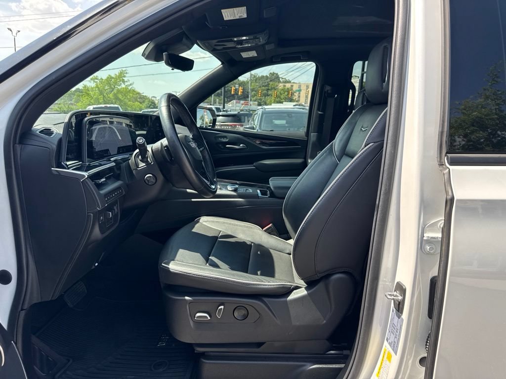 Used 2022 Cadillac Escalade Sport w/ Touring Package AWD/4WD image 13