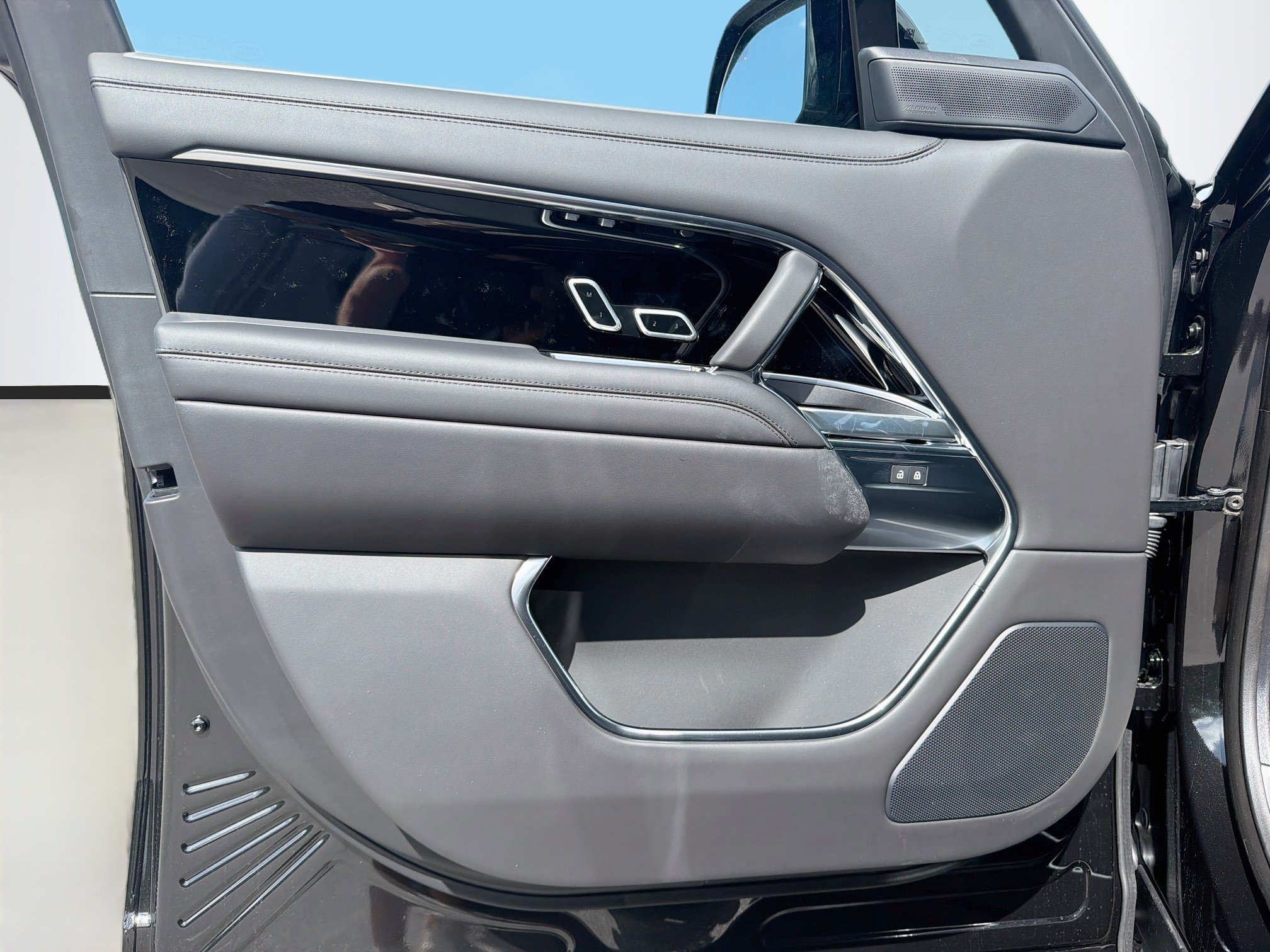 New 2026 Land Rover Range Rover SE AWD/4WD image 23