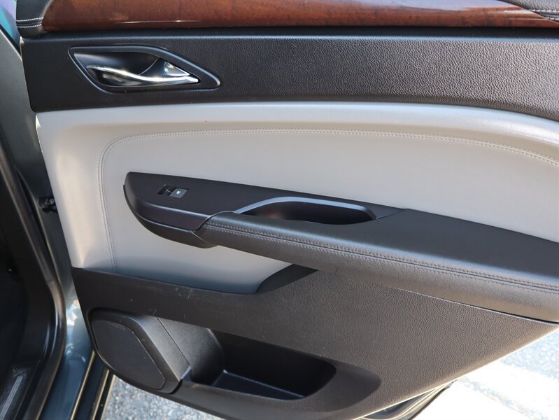 Used 2011 Cadillac SRX Premium AWD/4WD image 14