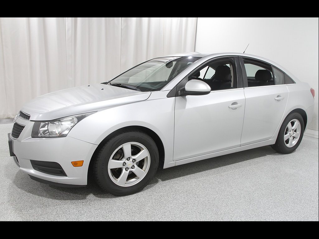 Used 2014 Chevrolet Cruze LT FWD image 3