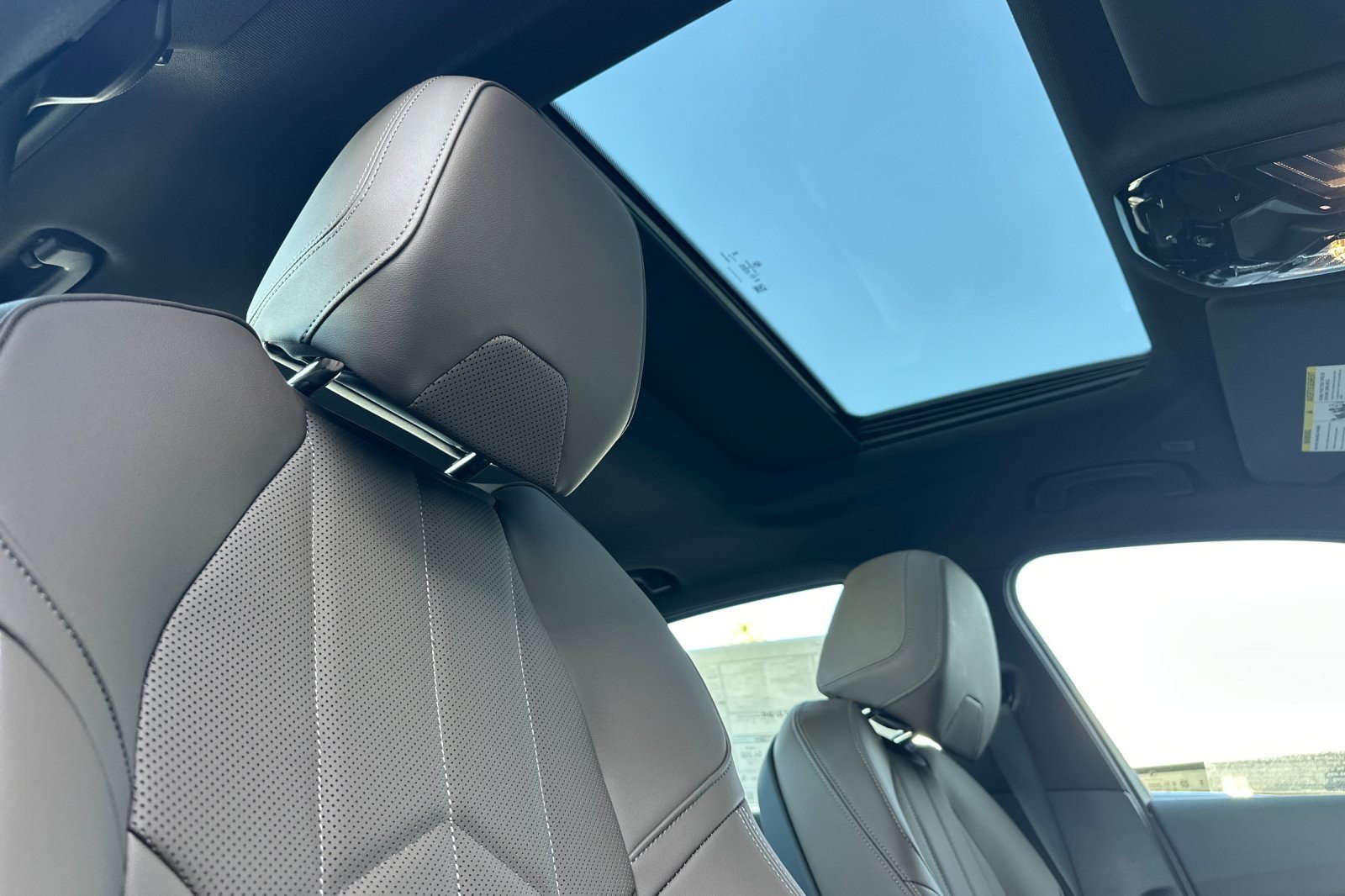 New 2027 BMW i5 eDrive40 w/ Premium Package RWD image 15