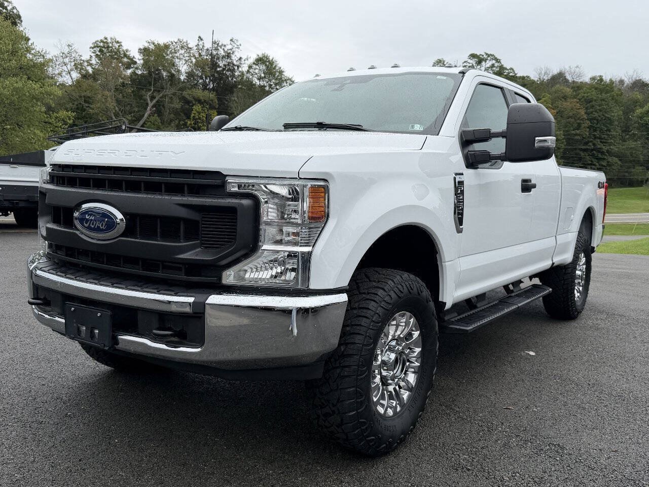 Used 2022 Ford F250 XL w/ Power Equipment Group AWD/4WD image 7