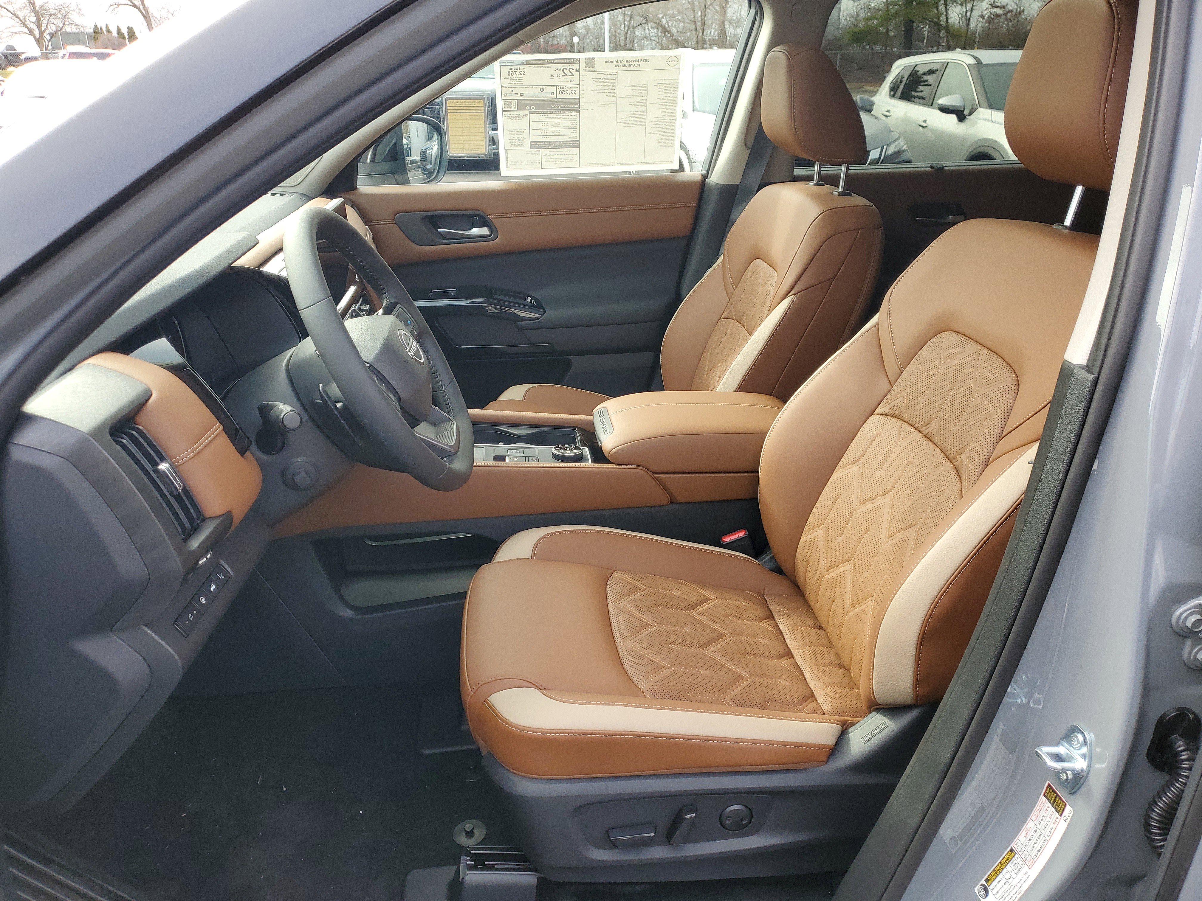 New 2026 Nissan Pathfinder Platinum image 5